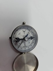 🔥 Vintage PIC Brass Compass – With Lock and Direction Arrow – Made in Germany