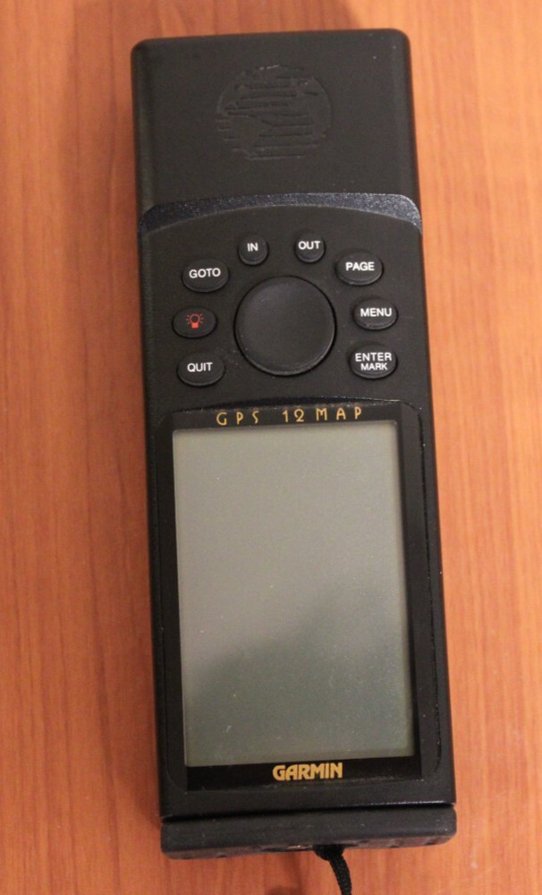 Garmin GPS 12XL 12 Personal Navigator Marine Fishing Hiking DOES NOT POWER ON.