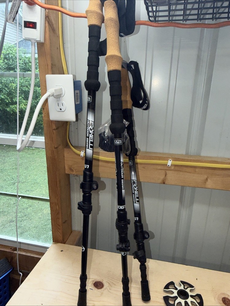 Foxelli Trekking Poles Lightweight Universal Black NEW IN Bag 3 Poles!