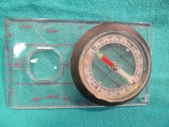 VINTAGE HIKING COMPASS MAGNIFYING GLASS RULER
