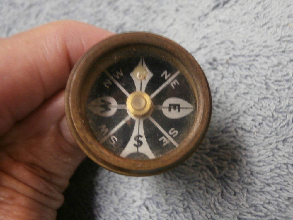 VINTAGE MARBLES GLADSTONE MICH. BRASS PIN ON COMPASS WORKING