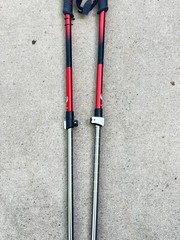 Set of Crescent Moon Trekking Poles 100-135CM Red .. 10G