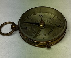 Old Antique Brass German Pocket Compass No East O Odd 1 5/8” Dia 3/8” Tall Lock