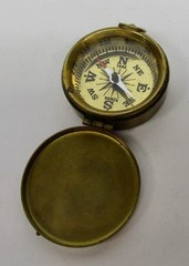 Vintage York Hamza compass in brass case with hinged lid 1 3/4″ round