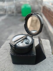 Navigational Aluminum Brunton Pocket Transit Compass With Leather Case 2 Inch