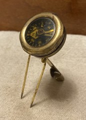 Vintage Brass Pin-on Compass, Japan – Works