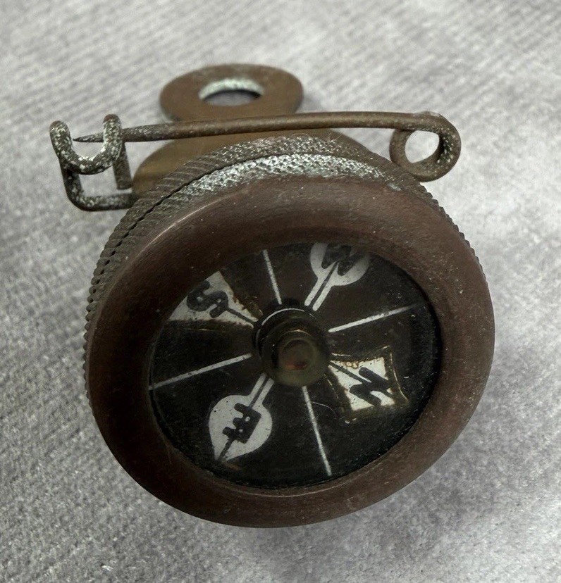 Vintage Marbles Gladstone Mich. Black Face Brass Pin Compass 🧭