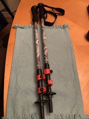 KWIK SET YUKON CHARLIE’S FLIPOUT TREKKING POLES BRAND NEW LOOK RED/SILVER