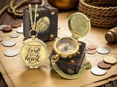 Antique Brass Compass with Leather Case – Functional Nautical Pocket Compass