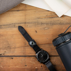 Slip-On Wrist Compass – Easy-To-Read Compass for Watch Band or Paracord Survival