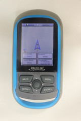 Magellan eXplorist 110 Handheld GPS Navigation World Edition Map Hiking F7
