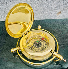 **Golden Alethiometer Compass Prop – His Dark Materials Replica Symbol Reader