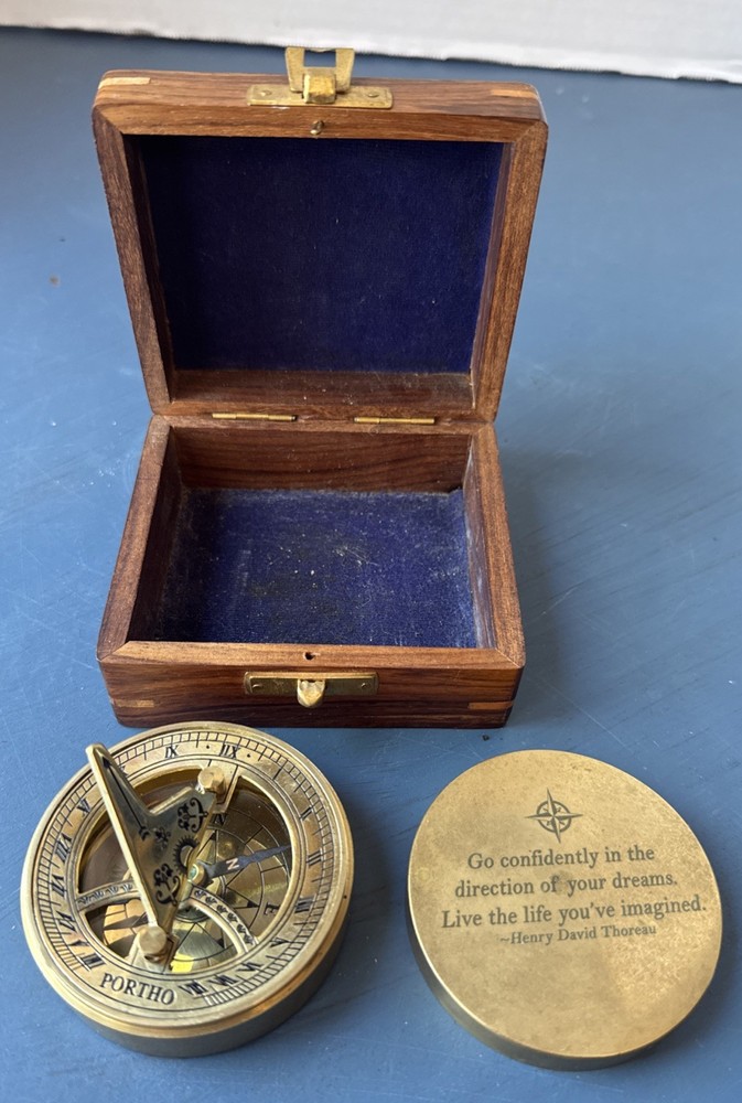 ✨PORTHO Thoreau’s Go Confidently Engraved Compass with Wooden box✨