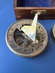 ✨PORTHO Thoreau’s Go Confidently Engraved Compass with Wooden box✨