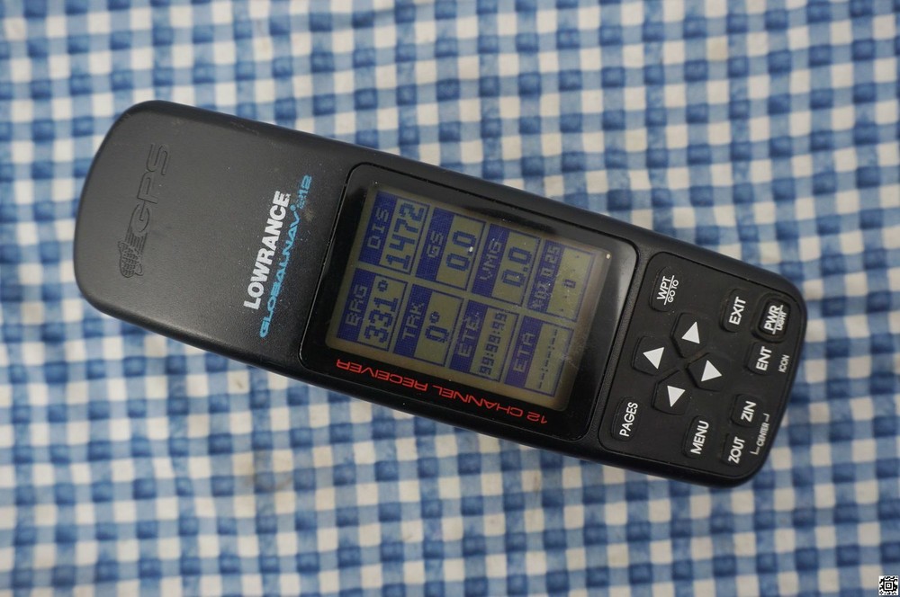 Lowrance GLOBALNAV 212 Hunting Camping Compact Navigational Handheld GPS 12 Chan