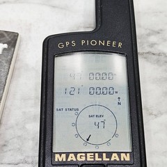 Magellan GPS Pioneer Satellite Navigator w/Box Manual Tested Vintage 2AA