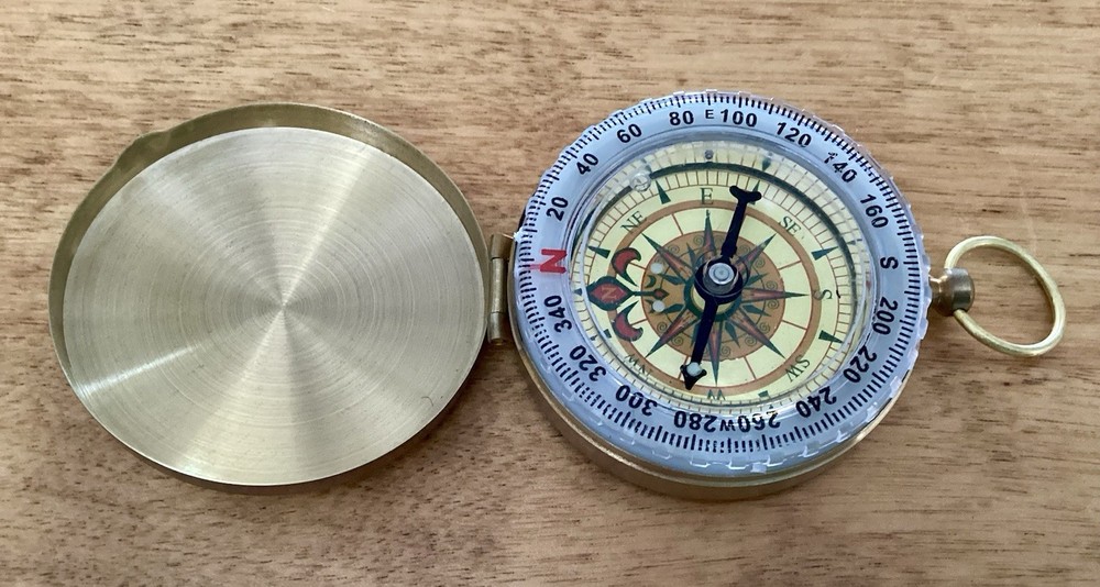Kids’ Gold Toned Covered Case Pocket Compass W/Hanging Ring, 2” Diameter, EUC