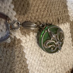 Vin.Pocket Style Compass Liquid Filled 2” W/cover And A Fleur De Lis Key Chain