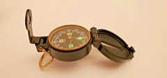 Vintage Precise Pathfinder Engineer Directional Lensatic Compass Taiwan with box