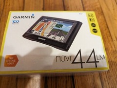 GARMIN nüvi 44LM (USA & CANADA) 4.3″ GPS Navigator ~ Lifetime Maps