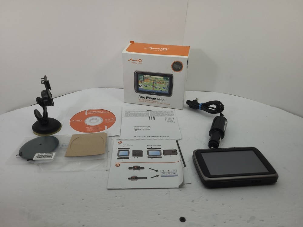 Mio Moov M400 GPS unit 4.3 Navigation System Automotive In Box With Accessories