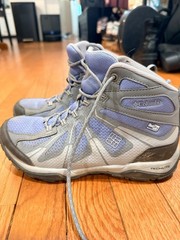 Columbia Women’s Hiking Boots Size 7 Gray purple Techlite