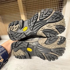 Merrell Moab 2 Men’s Hiking Boots Size 9 Vibram Sole Gray Mesh Suede