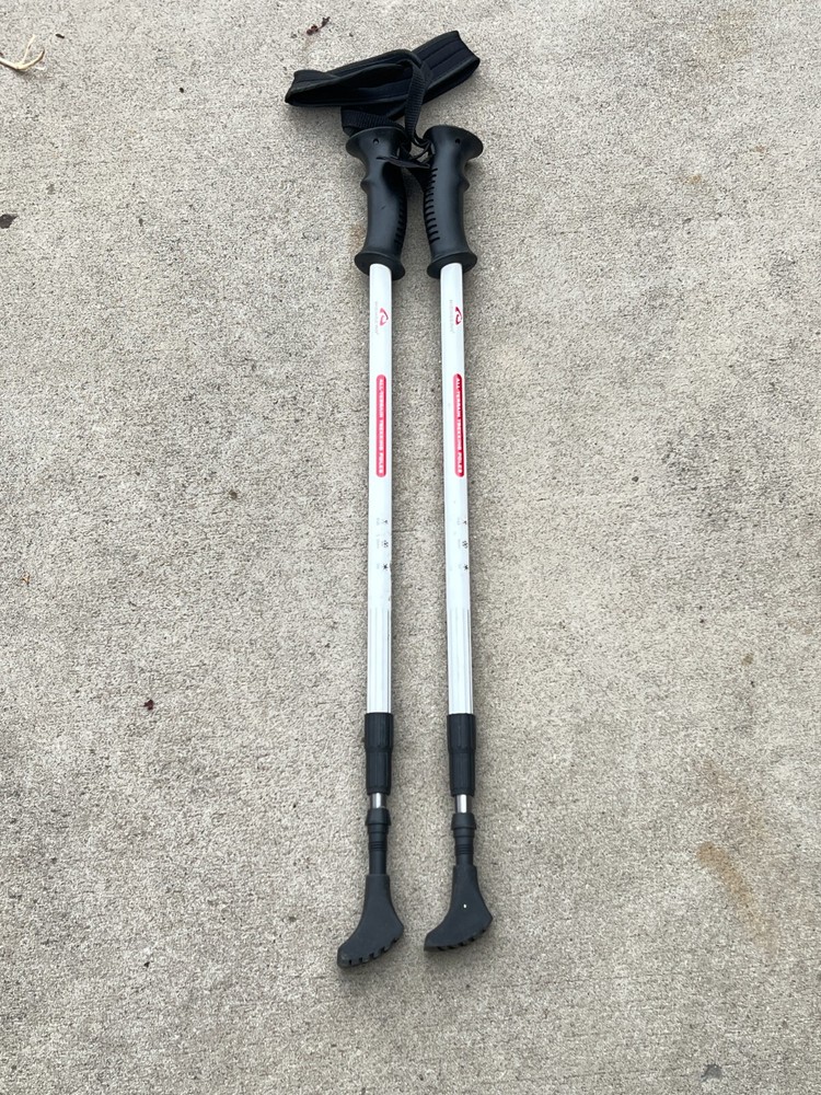 Set of High Gear Trekking Poles 110-135CM .. 13R