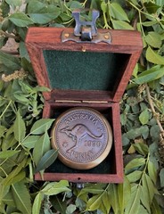 2″ Australia Penny [1930] Beautiful Antique Collectible Compass With Wooden Box