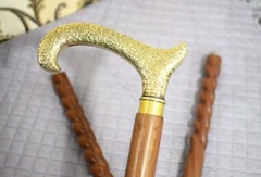 “Premium Solid Wood Walking Stick with Ergonomic Handle, Perfect for Daily Use.