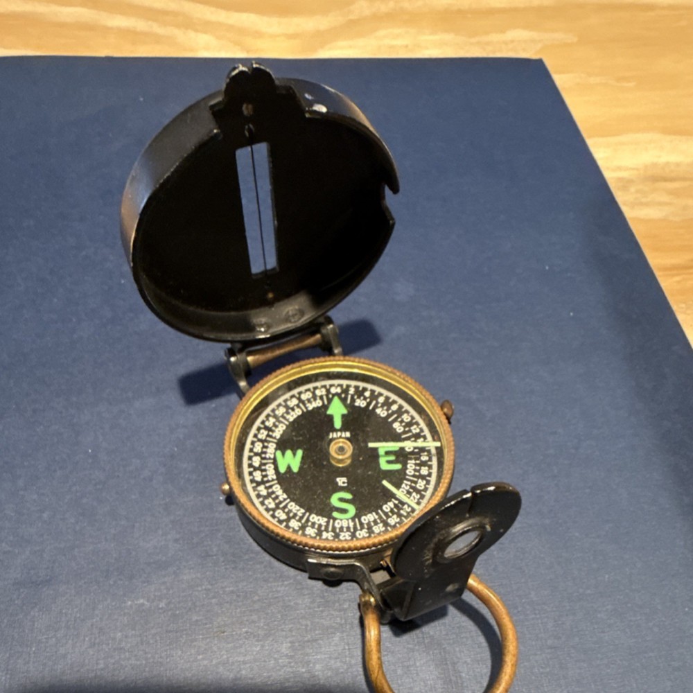 Vintage Metal Hiking Folding Compass Black Brass Easy to Read Direction Tool
