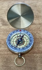 Kids’ Gold Toned Covered Case Pocket Compass W/Hanging Ring, 2” Diameter, EUC