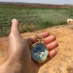 NEW OAKWAY Navigator’s Compass – Mens in leather case w/chain