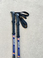 Set of Go Plus Aluminum Trekking Poles 110-135CM .. 50A