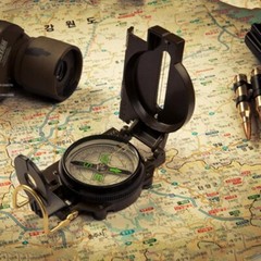 Brujula de Bolsillo Estilo Militar para Camping Equipo de Supervivencia Compass