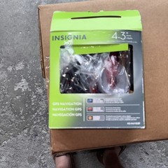 Insignia GPS Car Portable Navigator 4.3″ Color Screen NS-NAVO2R New Accessories
