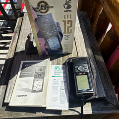 Garmin GPS 12 Handheld GPS Navigator Black w/ Case Manuals & Box